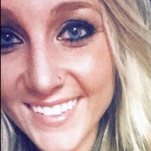 Meet your Posher, Shelly